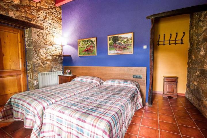 Chalet para 11 personas, con Terraza y Jardín además de Piscina y Vistas en Osona - 2