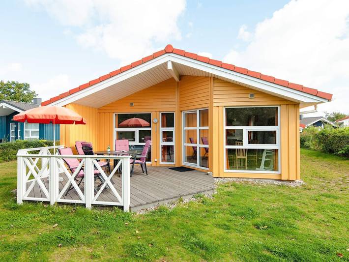 Ferienhaus für 6 Personen, mit Terrasse und Garten sowie Sauna in Lensterstrand