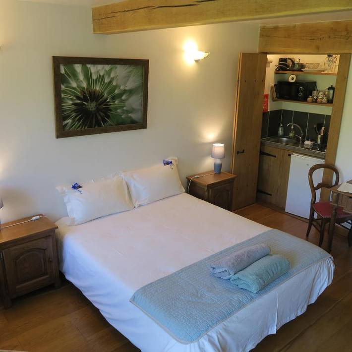 Location de vacances pour 2 personnes, avec vue et jardin, animaux acceptés dans La Bazeuge