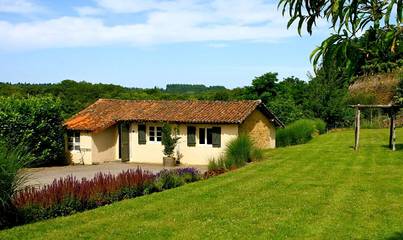 Gîte pour 4 personnes, avec jardin ainsi que piscine et terrasse, animaux acceptés à Saint-Auvent