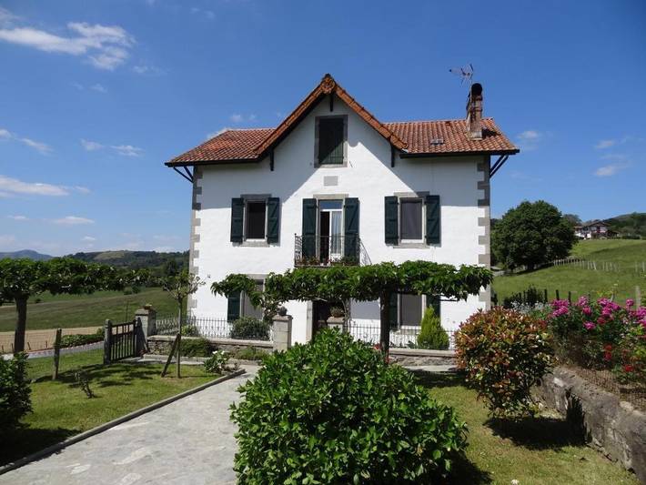 Location de vacances pour 9 personnes, avec jardin, animaux acceptés à Suhescun