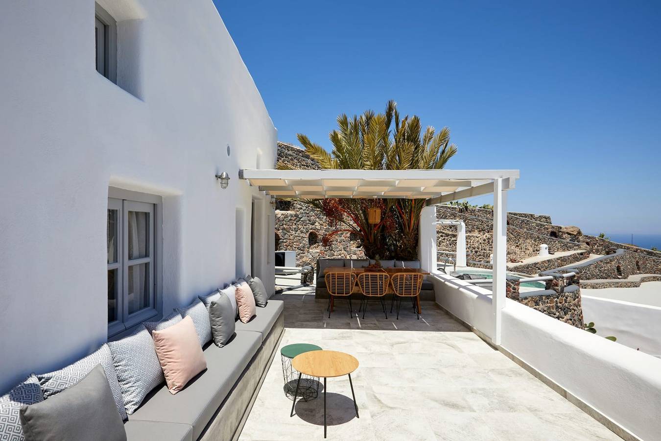 Delightful Santorini Suite | White Pearl  Suite | 2 Bedrooms | Private Pool with Panoramic Sea Views | Furnished Terrace | Imerovigli in Firostefani, Imerovigli