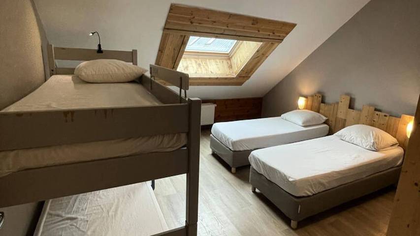 Gîte pour 9 personnes à Albepierre-Bredons - 4