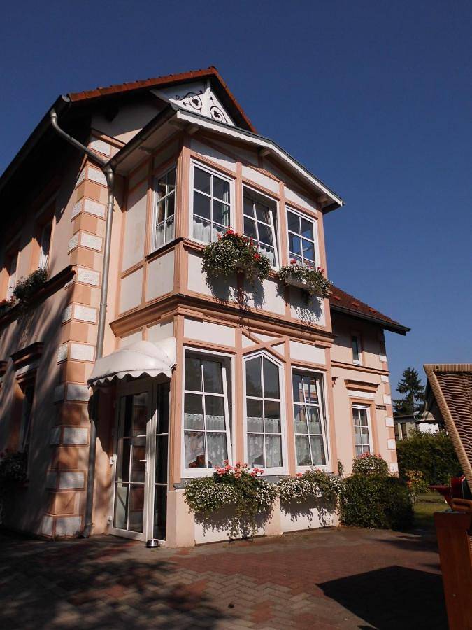 Bed and Breakfast für 2 Personen, mit Balkon und Terrasse sowie Garten in Lubmin
