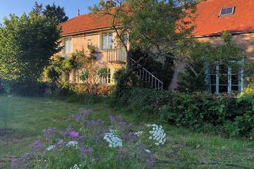 Gîte pour 8 personnes, avec jardin, animaux acceptés dans Thoste