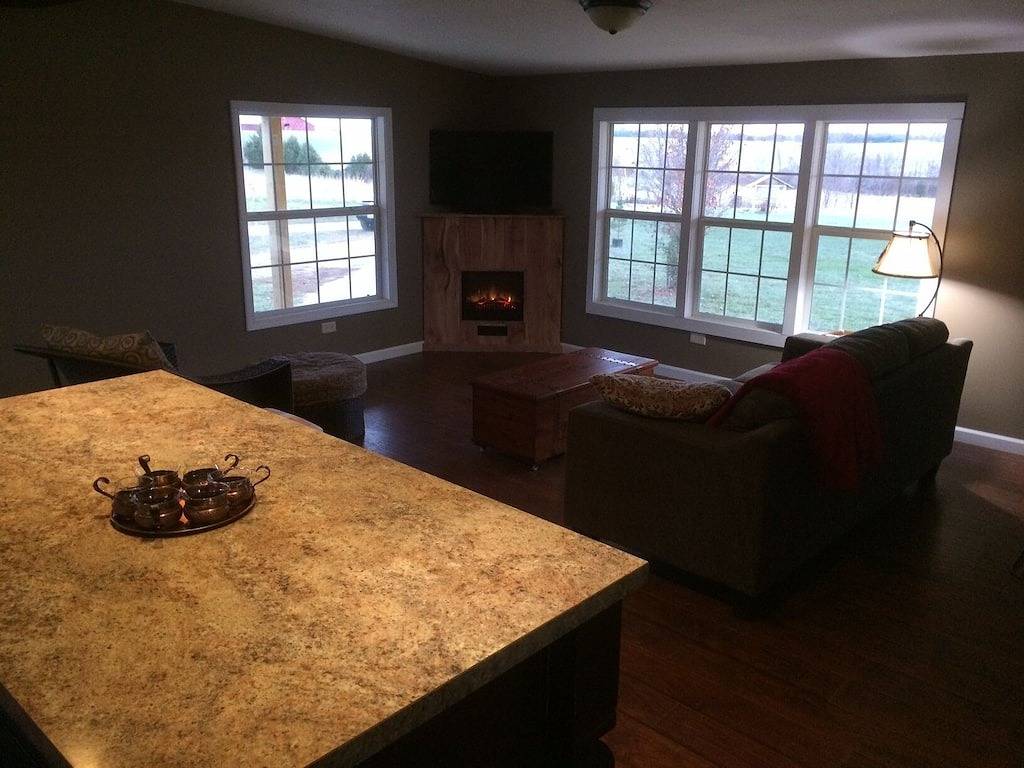 Abgeschieden, Log Cabin Rental, Eigene Hot Tub, am Southern Illinois Wine Trail in Union County (IL)