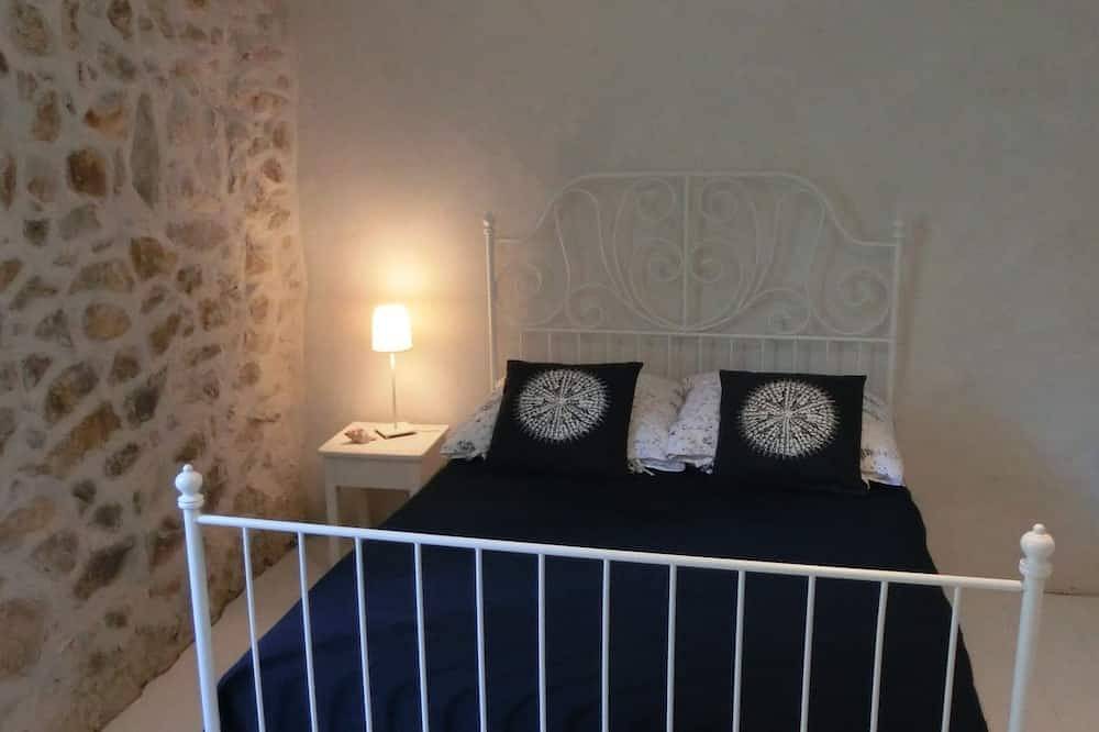 Charmante maison de campagne avec piscine dans un endroit fantastique in Corconne, Côte méditerranéenne (France)