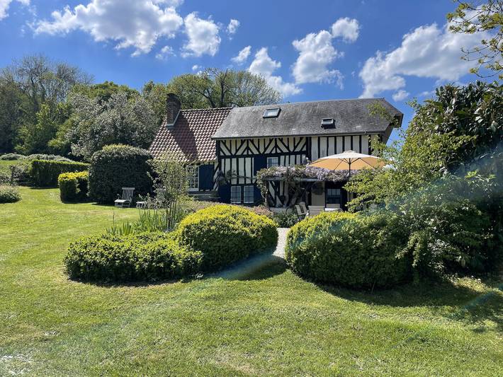 Holiday Home 'Le Paradis' with Private Terrace, Private Garden and Wi-Fi in Les Champeaux, Argentan Området