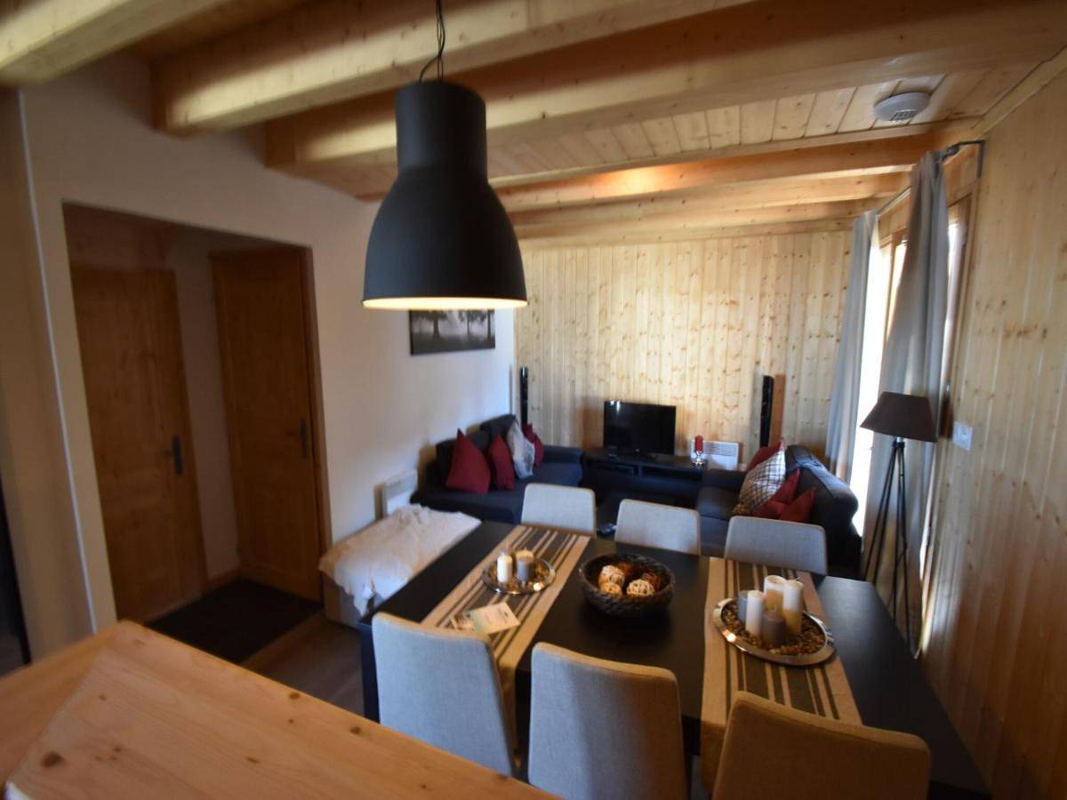 Splendid Chalet in Chamrousse with Tv, cleaning included in Chamrousse, Parc national des Écrins