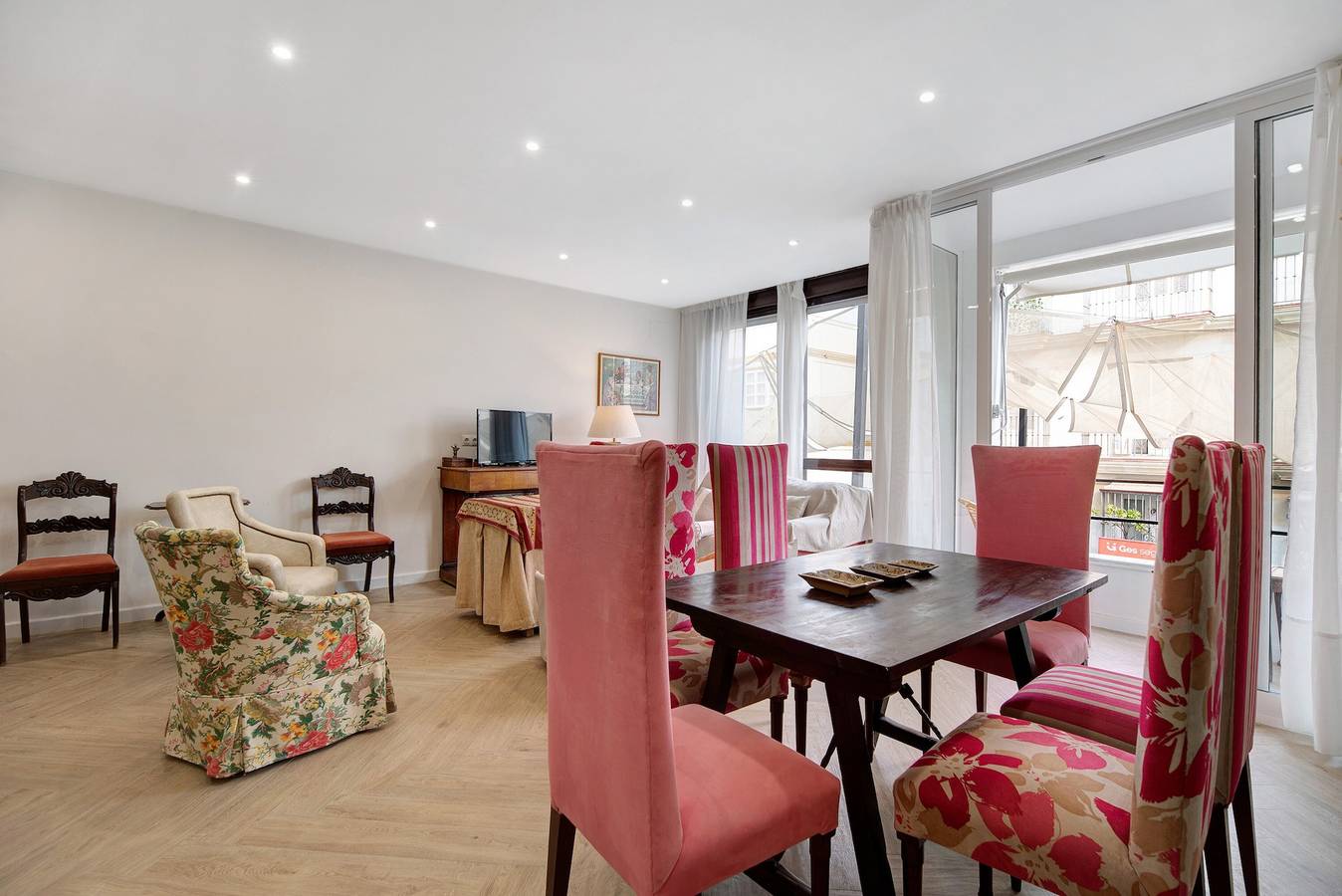 Apartamento entero, Apartamento vacacional accesible 'Ancha 9' con terraza privada y aire acondicionado in Sanlúcar de Barrameda, Costa de la Luz