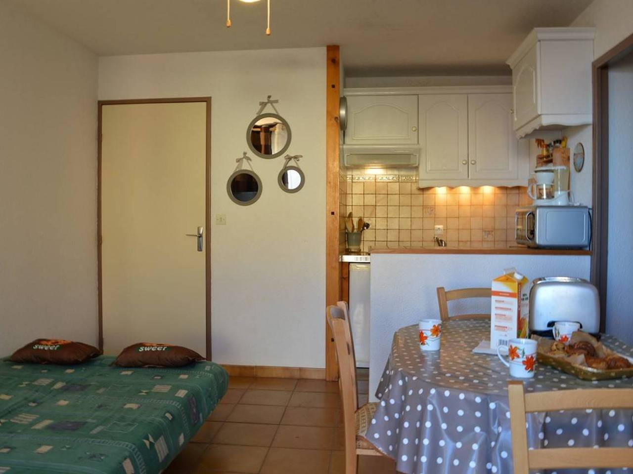 Appartement entier, Saint Pierre la Mer, Appt 2 pièces, cabine, 6 couchages, près plage, animaux Ok in Saint Pierre la Mer, Fleury