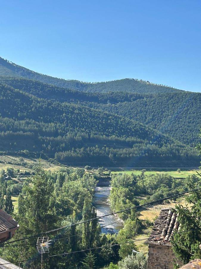 Four-Bedroom House in Valle de Hecho, Pirineo Aragonés