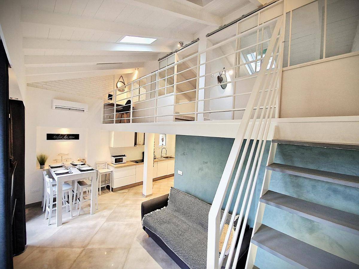 La 34 Tiny House with sunny terrace in Menton, Mittelmeerküste (Frankreich)
