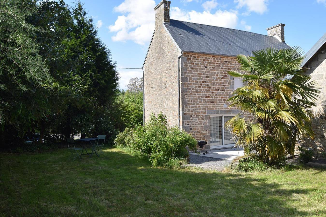 Maison De Vacances pour 4 Personnes dans Jullouville, Région d'Avranches