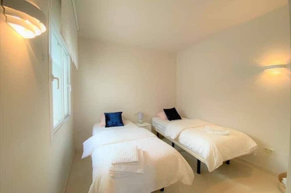Ganze Wohnung, Amazing Apartment in Estepona Lagoon in Estepona Old Town, Estepona