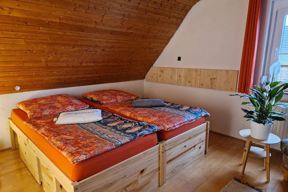 Ganze Wohnung, Ferienwohnung mit Hund  / Wellness-Angebote / Liebscher&Bracht Übungsraum in Obernheim, Neckar-Alb