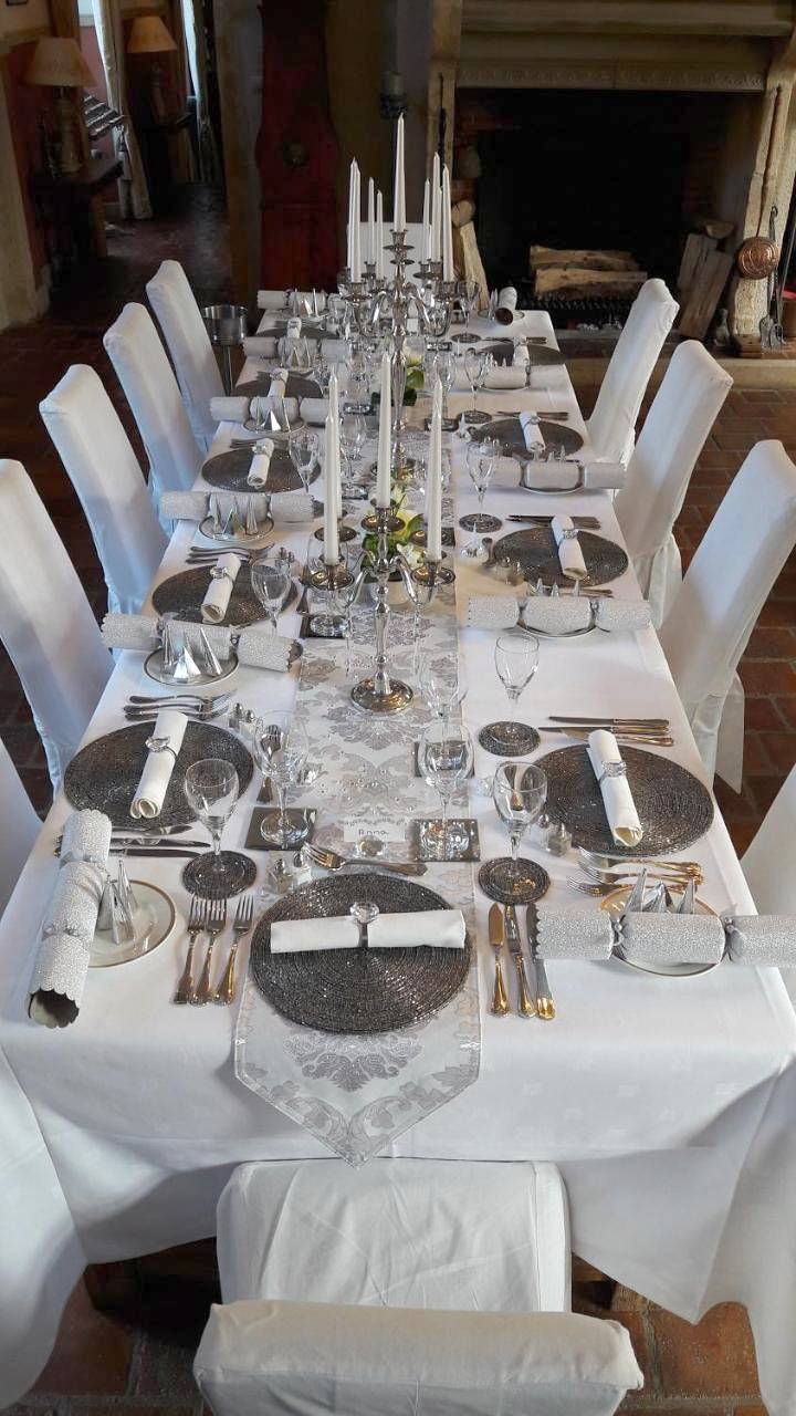 Chateau d'Origny, Chambres d'hotes et Restaurant Gastronomique in Ouches, Région de Roanne
