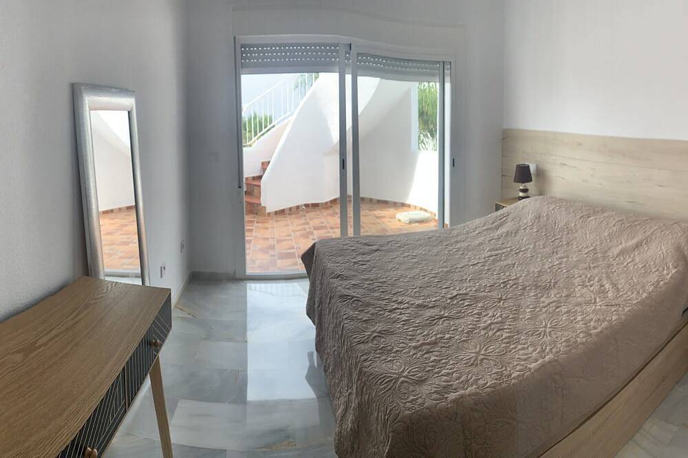 Villa Mila - Traumhaftes Chalet mit Blick Aufs Meer und die Berge, Strandnähe in Vélez-Málaga, Costa del Sol