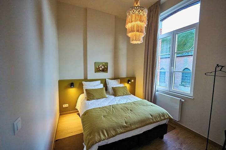 La Cure de Rièzes, Chimay, newly renovated cottage for 12 with sauna in Chimay, Hennegau