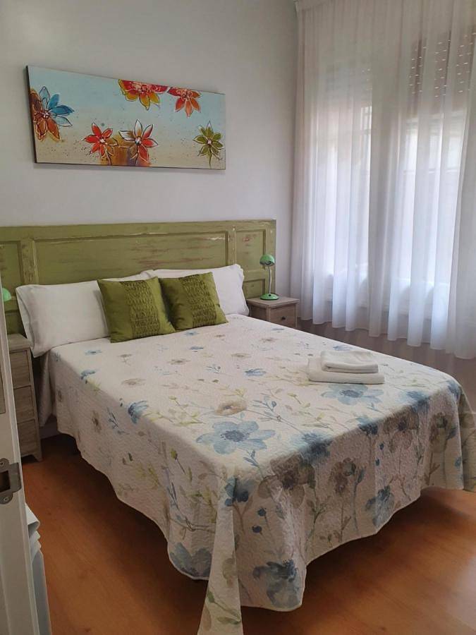 Single Room with Shared Bathroom in Logroño, Provincia de La Rioja