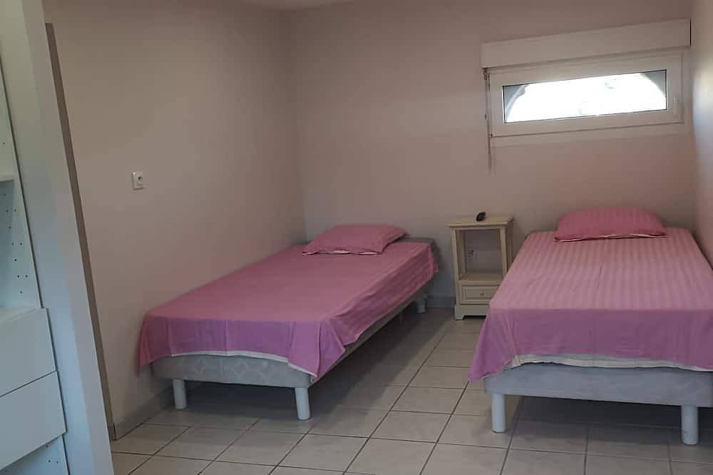 Apartamento entero, Fully equipped detached house, on a beautiful estate.  in Tarn y Garona