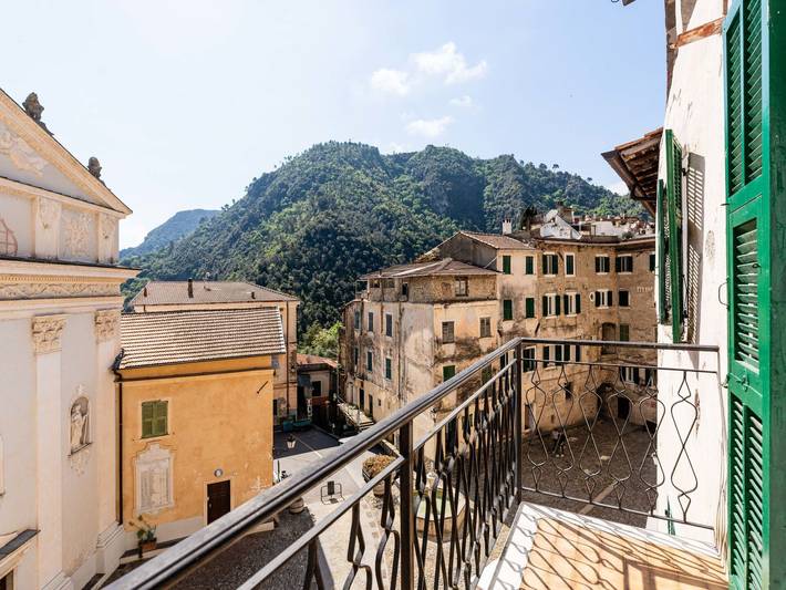 Gîte pour 4 personnes, avec balcon à Airole