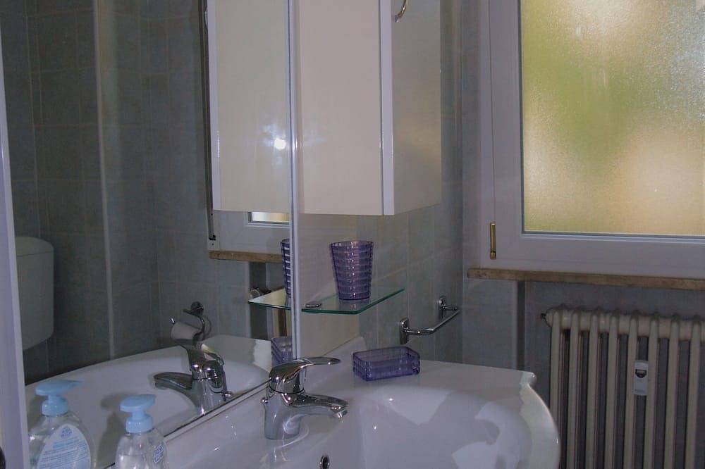 Entire apartment, Milan Maritime 600 Meters From The Center And From The Sea With Private Parking Space in Cervia, Ravenna Province