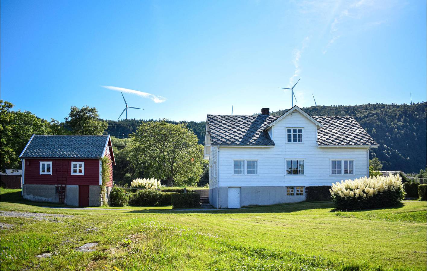 Ferienhaus für 8 Personen mit Garten in Fitjar