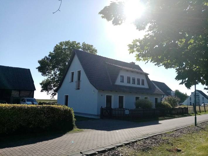 Ferienwohnung für 6 Personen, mit Terrasse und Garten sowie Sauna in Mönkebude