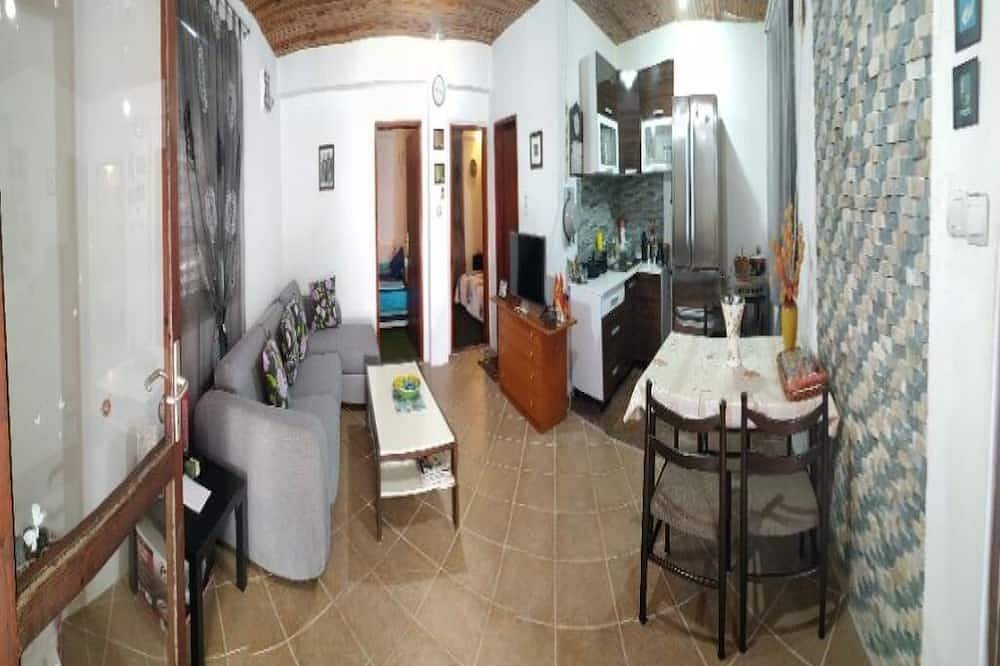 Das Cosy Apartment bietet kostenfreies Wlan, eine Klimaanlage und einen Garten. in Risan, Opština Kotor