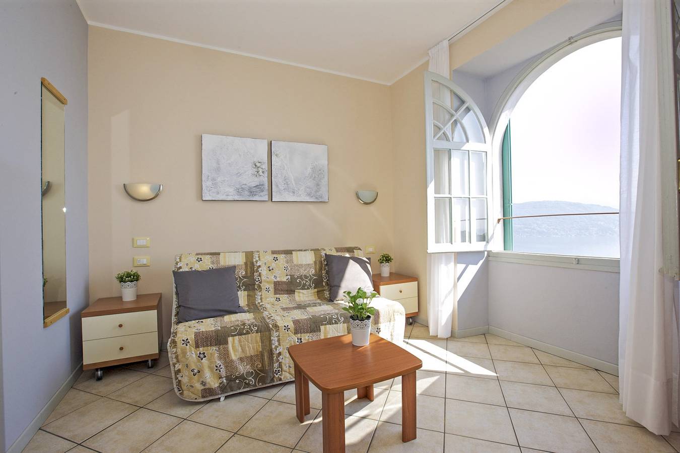 Geheel appartement, Vakantieappartement voor 2 personen met zwembad in Baveno, Comune di Baveno