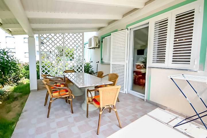Appartement entier, Appartement Ljubica avec terrasse et jardin in Baška, Krk