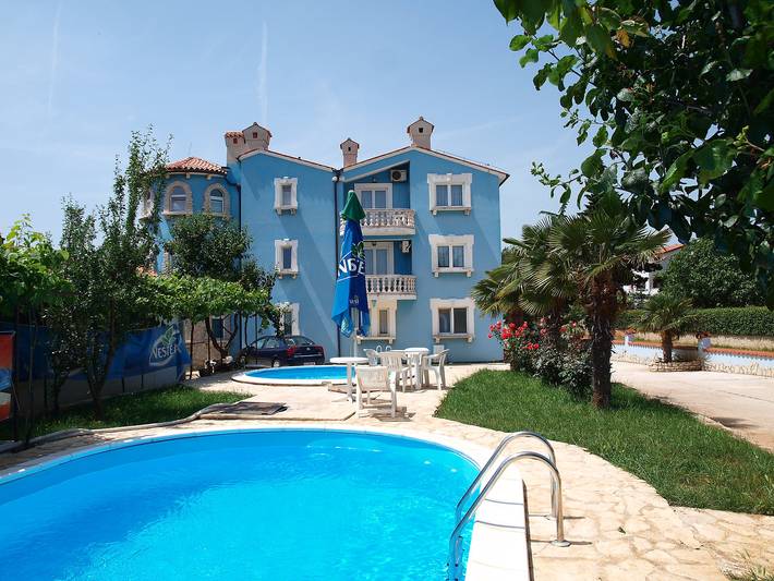 Holiday apartment for 3 people, with terrace and children pool as well as garden - 1