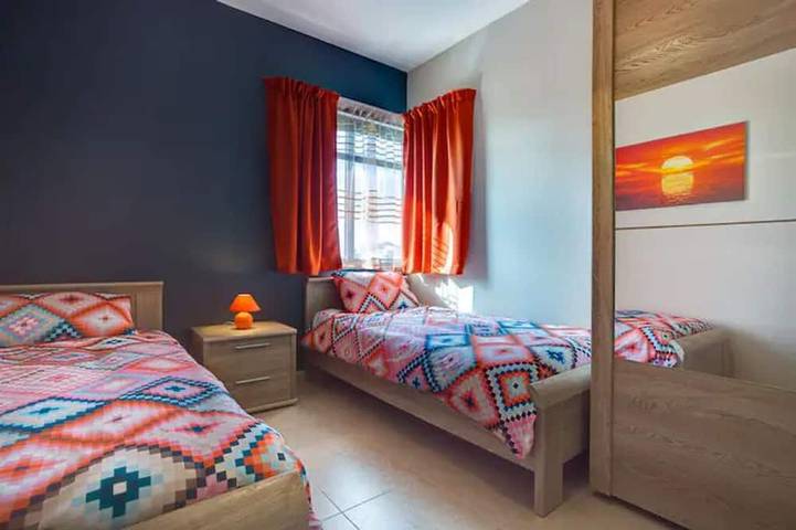 Gîte pour 6 personnes, avec jacuzzi et balcon dans Qawra - 2