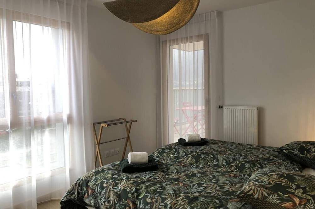 Appartement entier, Appartement 63m² 2 chambres, parking et terrasse in Aix-les-Bains, Région de Chambéry