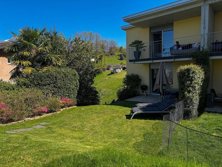 Ferienhaus für 5 Personen, mit Balkon und Terrasse sowie Garten und Ausblick in Gambarogno