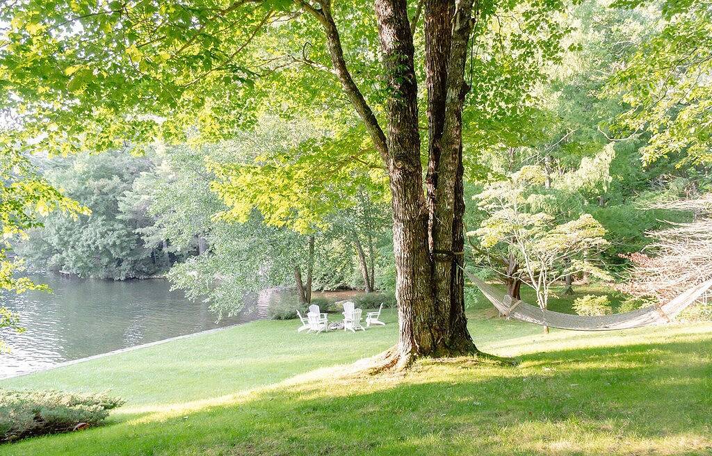 Lakefront Retreat in Quite Cove on Luxurious Lake Toxaway in Lake Toxaway
