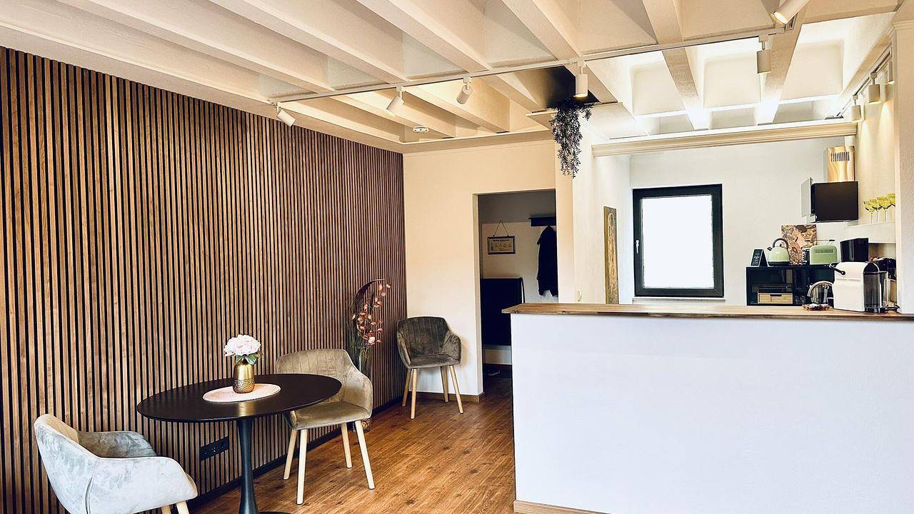 Appartement de vacances entier, Ferienwohnung für 2 Personen (60 m²) in Neustadt in Neustadt-Stadtmitte, Neustadt an der Weinstraße