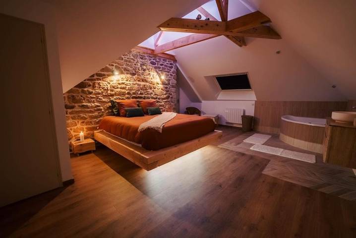 Location de vacances pour 10 personnes, avec Jacuzzi et Terrasse ainsi que Jardin et Vue à Le Fœil