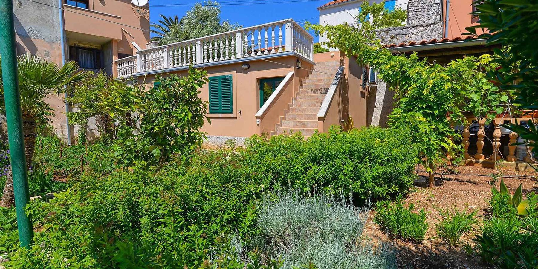 Ganze Ferienwohnung, Ferienwohnung mit Terrasse und Klimaanlage in Veli Losinj, Kvarner Inseln