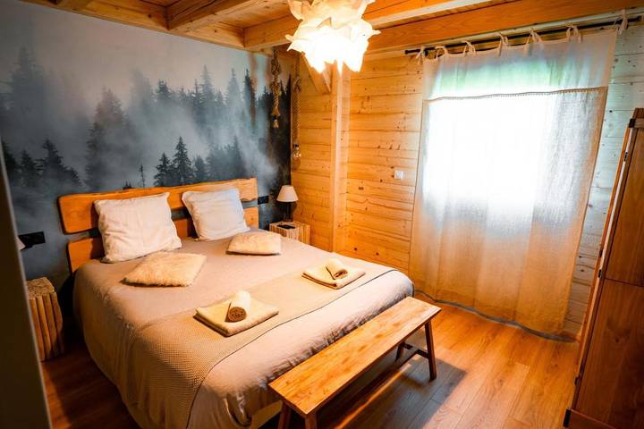 Chambre d’hôte pour 4 personnes, avec Terrasse et Jacuzzi ainsi que Jardin et Vue dans les Vosges