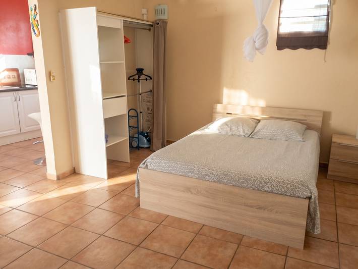 Estudio entero, Acogedor estudio en Les Abymes, piscina y jardín, 25 m² in Les Abymes, Guadalupe