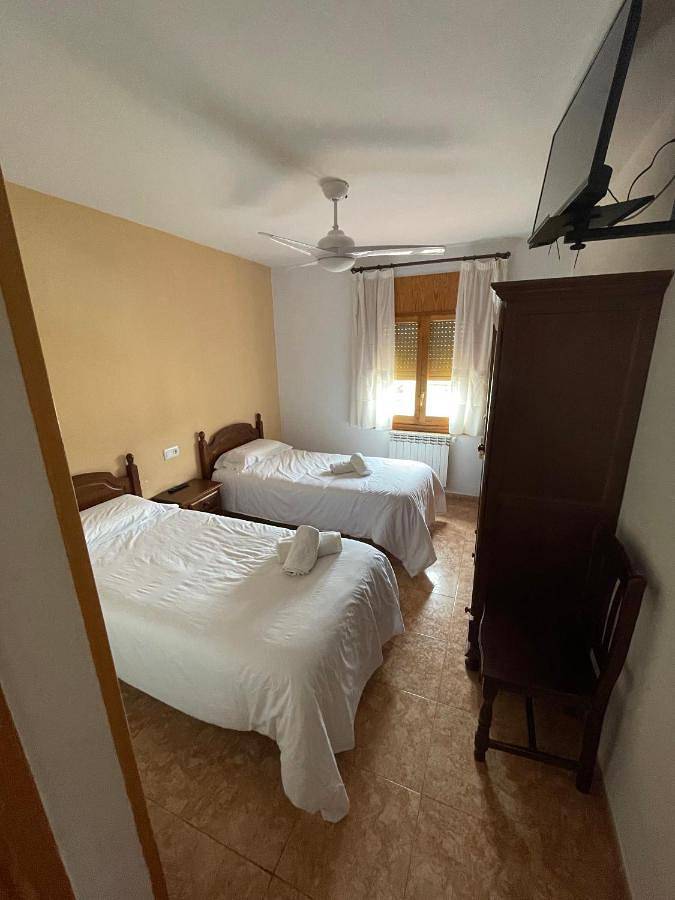 Hotel para 2 personas, con vistas y terraza en La Ribagorza - 3