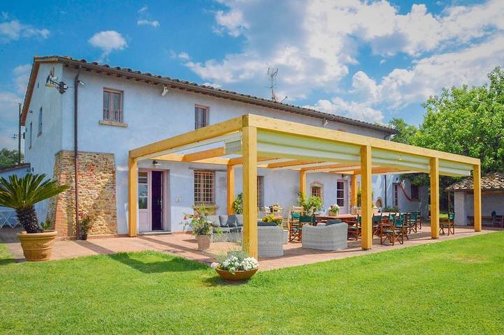 Ferienhaus für 19 Personen, mit Garten