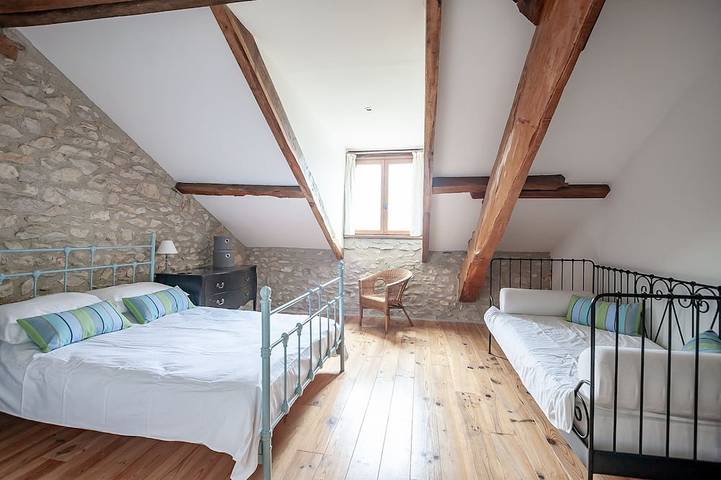 Gîte pour 5 personnes, avec terrasse et jardin ainsi que jacuzzi et piscine à Bourlens - 3