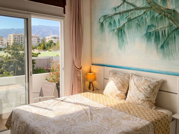 Studio entier, Charmant studio avec piscine à Le Port de 20 m² in Île de la Réunion