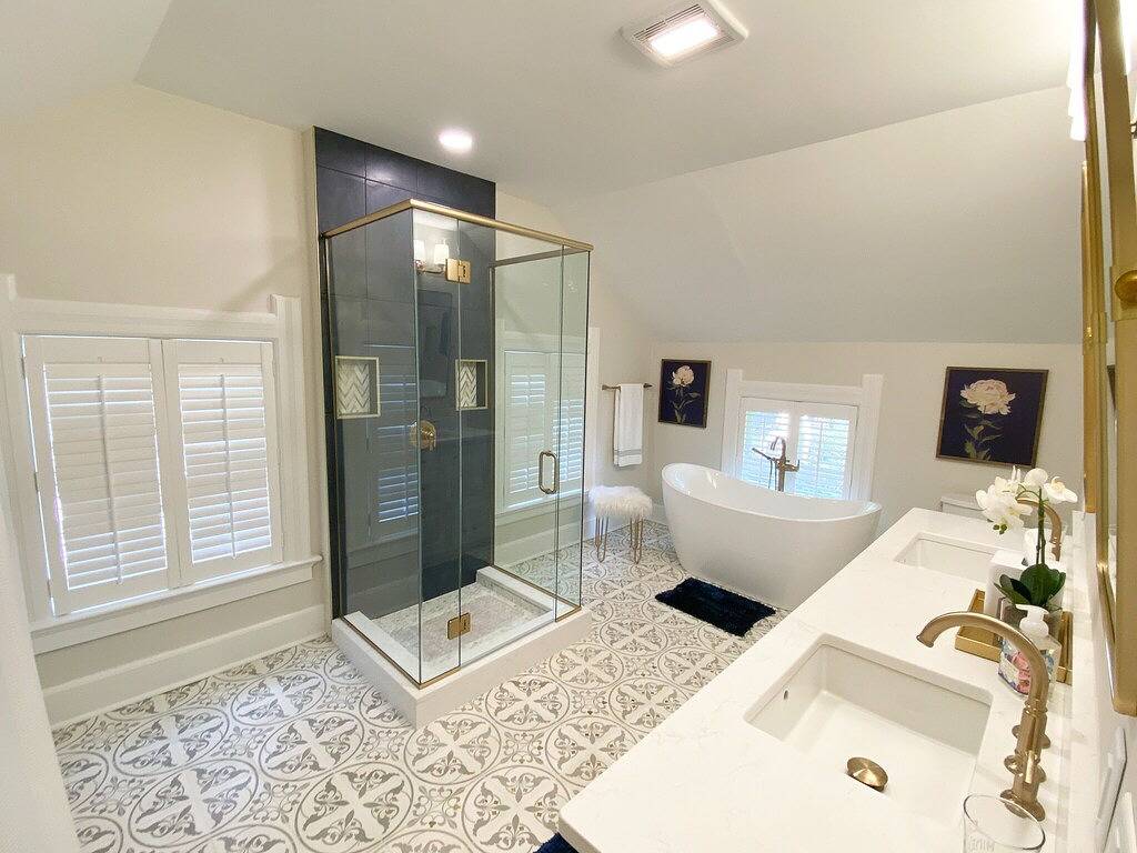 Exquisite Newly Renovated Historic Lake Country Home - Maison La Belle in Oconomowoc, Waukesha County