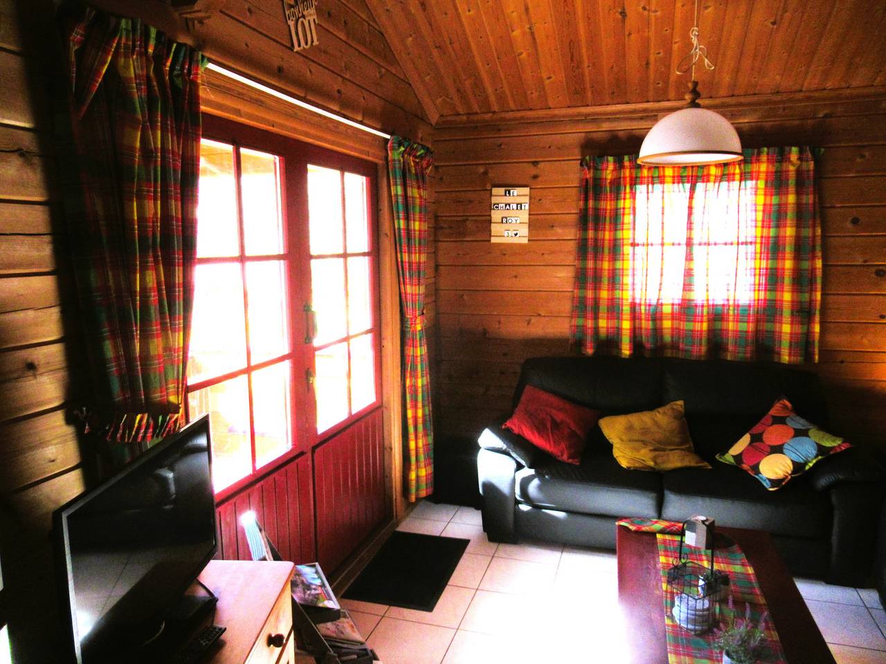 Le Chalet Le Roy in Mauroux – Relaxation, Nature & Family Fun! in Mauroux, Lot