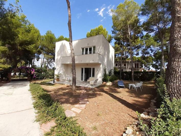 Apartamento para 2 personas, con jardín además de piscina y terraza en La Eliana