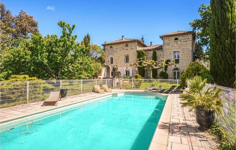 Maison de vacances pour 25 personnes, avec jardin ainsi que jacuzzi et piscine